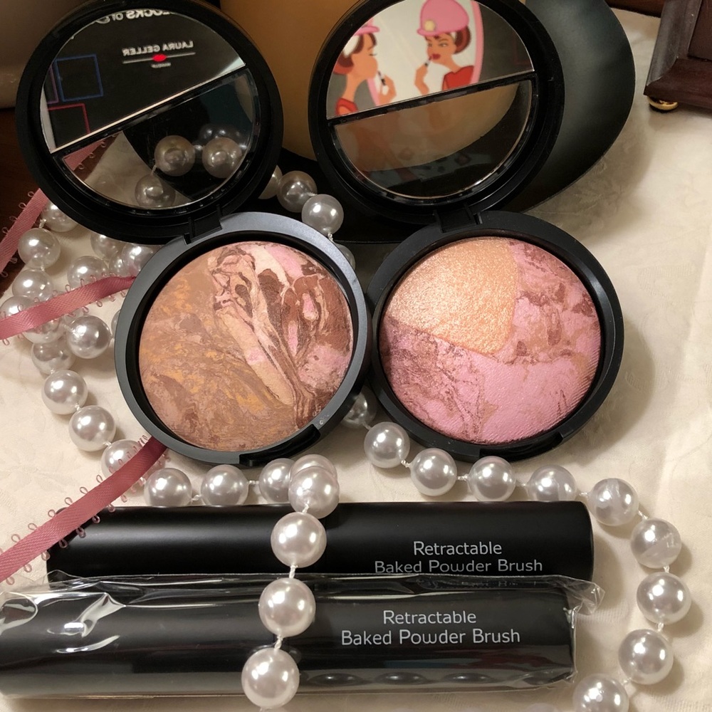 Blush/Bronzer/Powder Set with Retractable Brushes